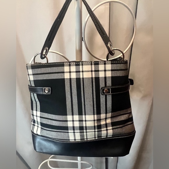 Tommy Hilfiger Black and White Vintage Shoulder Bag with Plaid Design - Picture 5 of 11